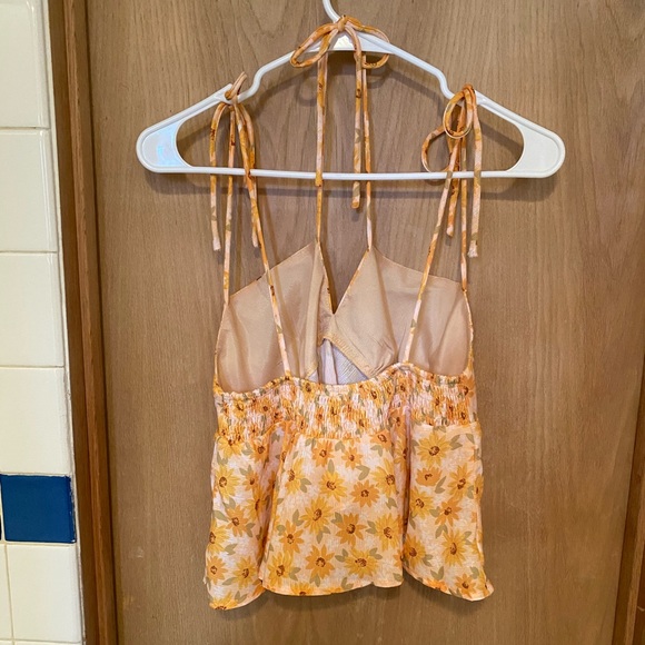 🌻 NWT Showpo Ain’t No Sweetie Top sunflowe… - Picture 6 of 9